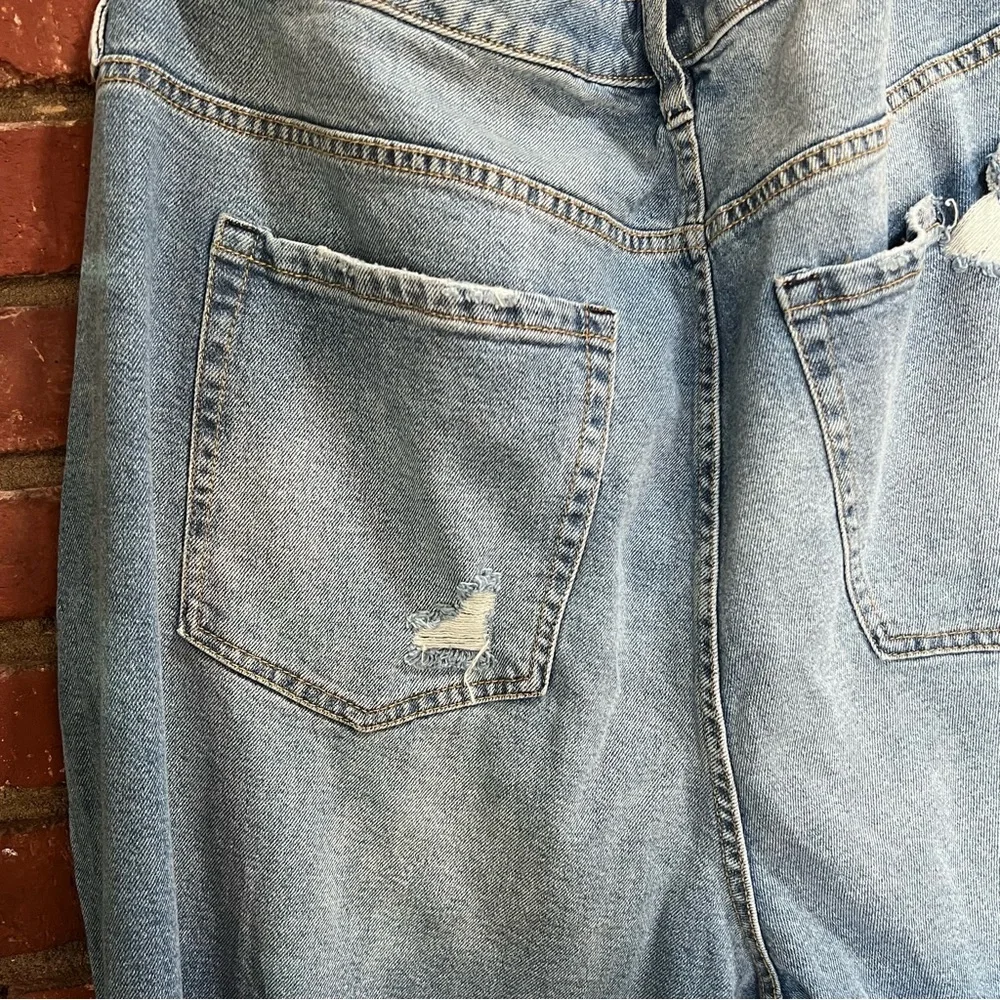 NWT Lane Bryant Distressed High Rise Classic Straight Leg Signature Fit Jeans 28